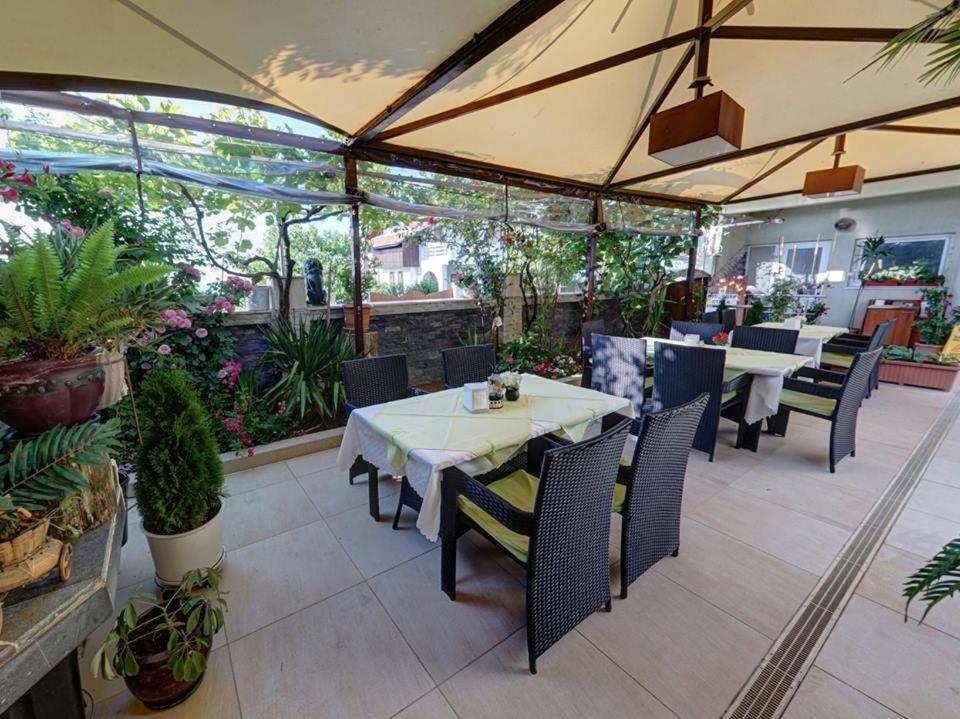 Family Hotel Gogov Синеморец Экстерьер фото